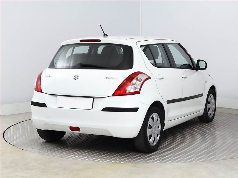 Suzuki Swift (2012) 1.2, Serv.kniha - fotka 5 z 9