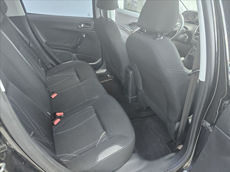 Peugeot 208 1,2 i Actice klima - fotka 27 z 40