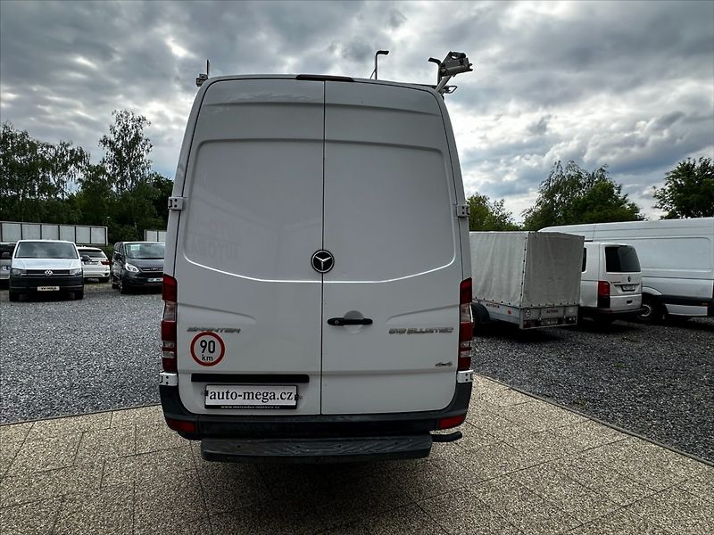 Mercedes-Benz Sprinter 2,1 516cdi 4X4 HMOTNOST 5t - fotka 29 z 34
