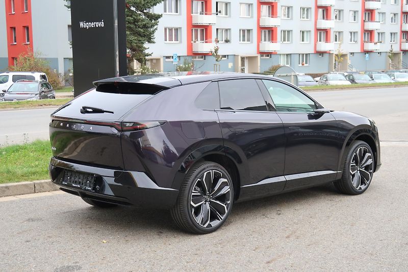 Mazda CX-6e (2026) EV 258ps Takumi Plus - fotka 11 z 33