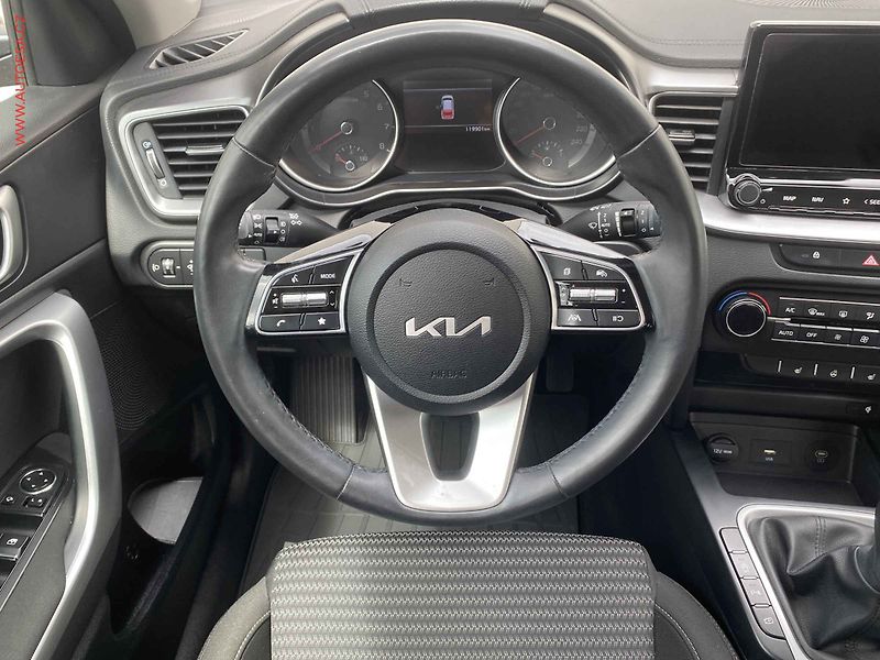 Kia Ceed (2023) 1.5 T-GDi SW, 1.maj,ČR, TOP - fotka 11 z 18