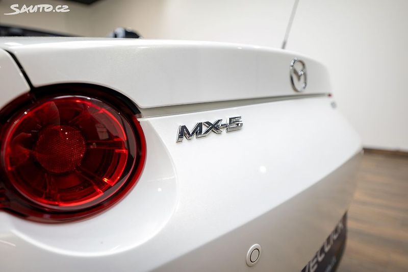 Mazda MX-5 2.0 118 kW RWD 6MT - fotka 23 z 29