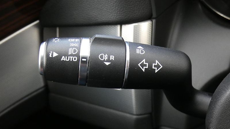 Jaguar XF 20d AWD Prestige - fotka 10 z 23