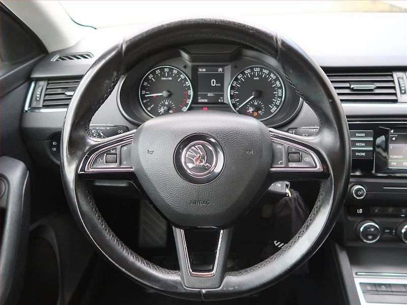 Škoda Octavia (2016) Ambition 1.6 TDI, Tempomat - fotka 14 z 16