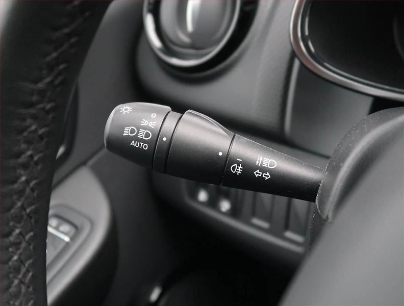 Renault Clio (2017) 0.9 TCe, ČR,1.maj, Tempomat - fotka 15 z 22