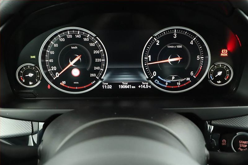 BMW X6 (2015) M Paket xDrive40d - fotka 14 z 20