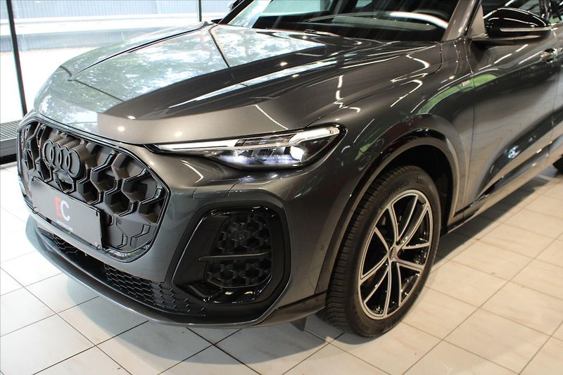 Audi Q5 TFSI quattro 150 kW S Line Tec - fotka 7 z 40