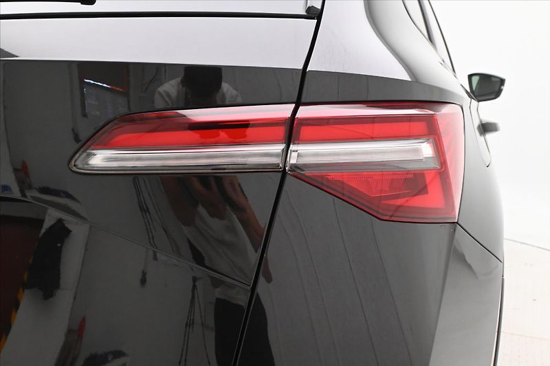 Škoda Karoq 2,0 TDI 85kW DSG TAŽNÉ Záruka - fotka 31 z 32