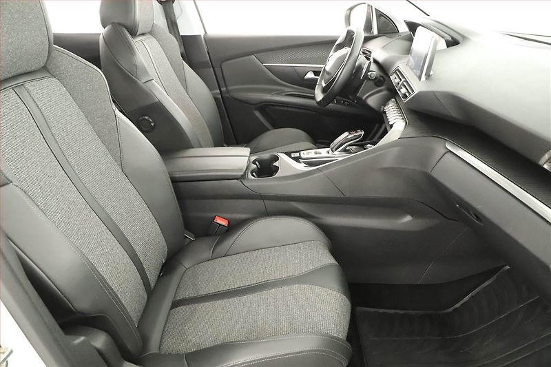 Peugeot 3008 (2020) 1.5 BlueHDi, Automat, Kůže - fotka 7 z 20