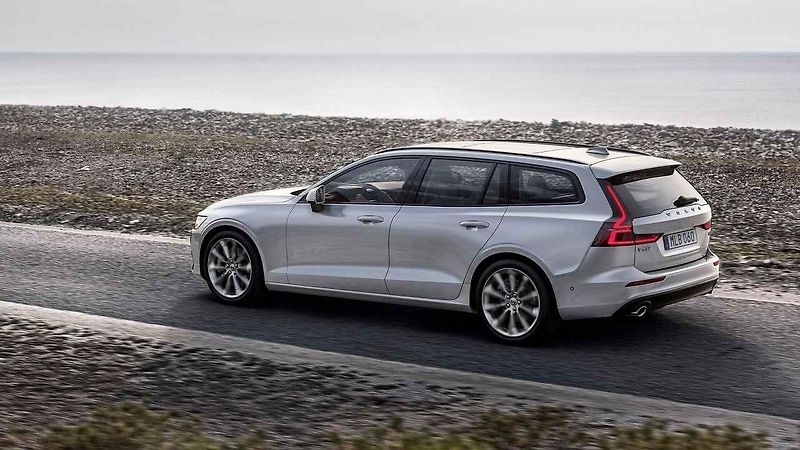 Volvo V60.