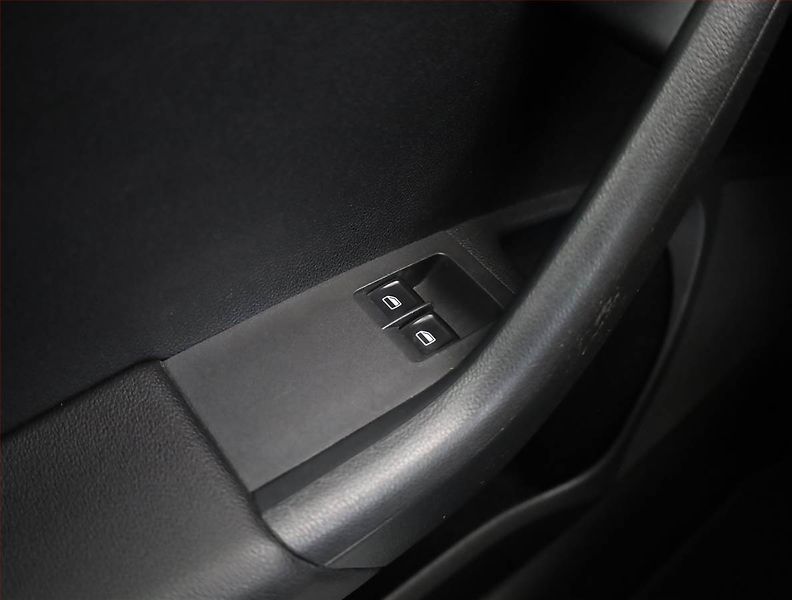Škoda Octavia (2013) Ambition 1.2 TSI, Serv.kniha - fotka 14 z 17