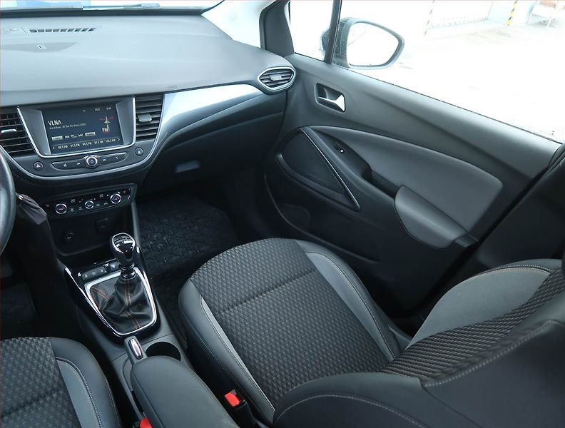 Opel Crossland X (2017) 1.2 Turbo, Serv.kniha - fotka 8 z 16