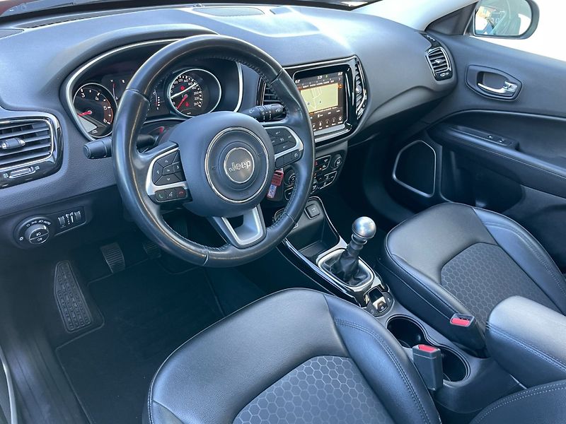 Jeep Compass (2020) 1.6MJD 88kW Downtown - fotka 13 z 31