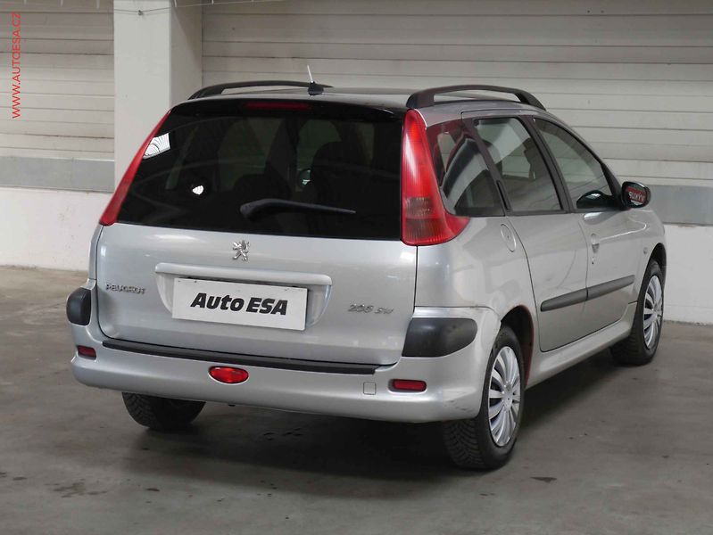 Peugeot 206 (2004) 1.4i, AC, el. výbava - fotka 6 z 17