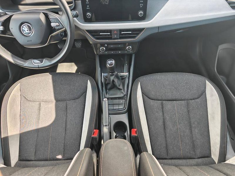 Škoda Kamiq Top Selection 6MP 1,0TSI - fotka 9 z 22