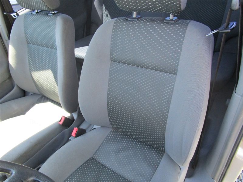 Škoda Felicia Combi 1.6MPi LX, Klima, 2. maj - fotka 12 z 40