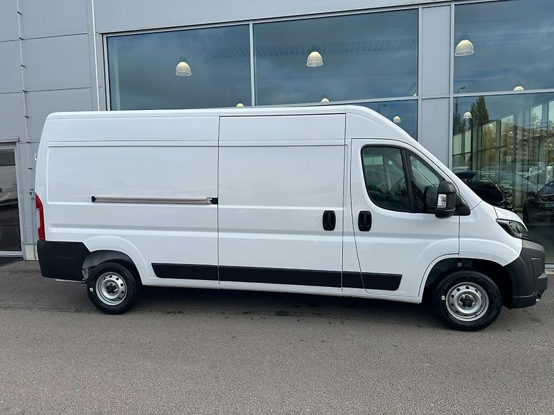 Peugeot Boxer Furgon 3500 L3H2 BlueHDi MAN6 - fotka 7 z 17