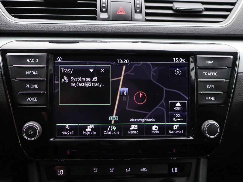 Škoda Superb 1,6 TDI Style 1.maj servis kn. - fotka 19 z 29