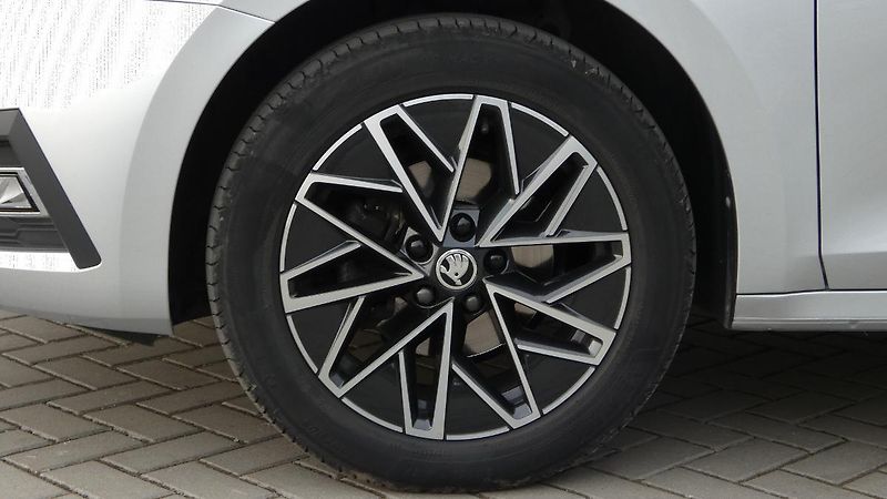 Škoda Octavia 2,0 TDI DSG Style 110 kW - fotka 22 z 23