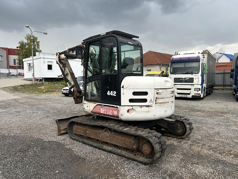 Bobcat (2006) 442B / 7,5t - fotka 4 z 12
