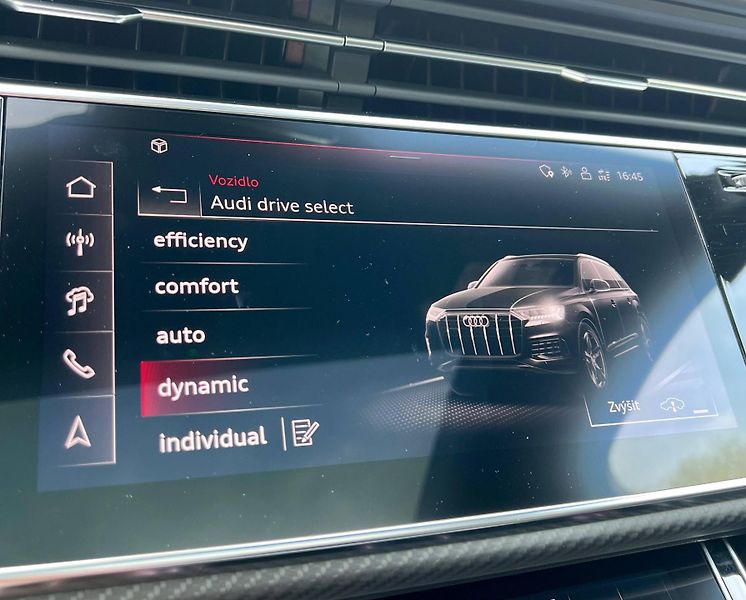 Audi Q7 (2024) S-LINE 50 TDI QUATTRO V ZÁRUCE - fotka 36 z 52