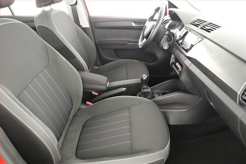 Škoda Fabia (2019) 1.0 TSI, Tempomat - fotka 7 z 17