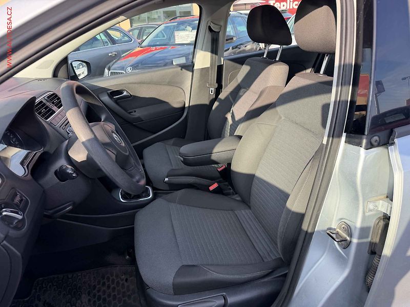 Volkswagen Polo (2009) 1.4, ČR, AC - fotka 9 z 15