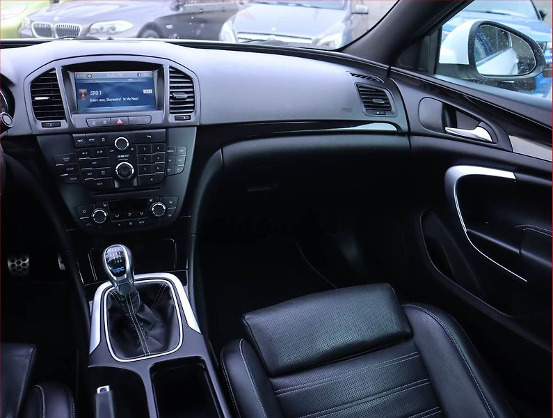 Opel Insignia (2011) OPC Line 2.8 T OPC, 4X4 - fotka 8 z 19