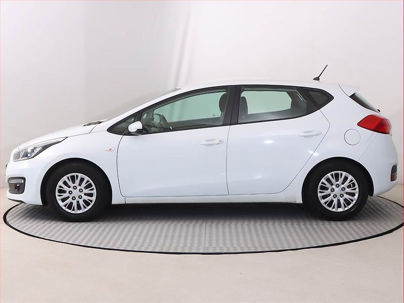Kia Ceed (2016) 1.4 MPI, Serv.kniha - fotka 3 z 14