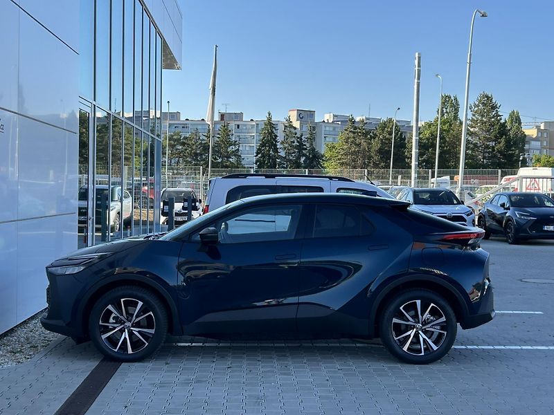 Toyota C-HR (2025) STYLE 2,0 PHEV  - fotka 12 z 14