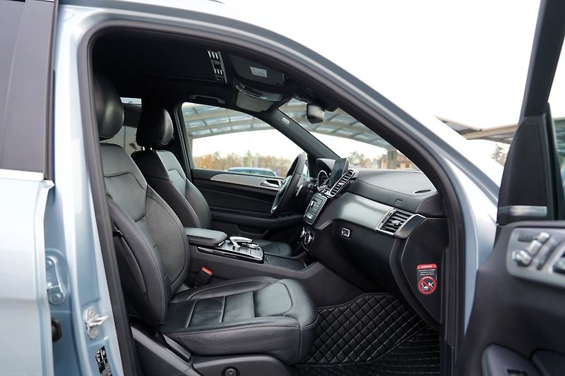 Mercedes-Benz GLS 350d 4Matic, ČR, 7 míst - fotka 32 z 50