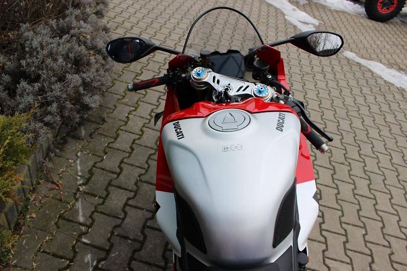 Ducati Panigale V4 R (2023) 2023 4400KM - fotka 8 z 12