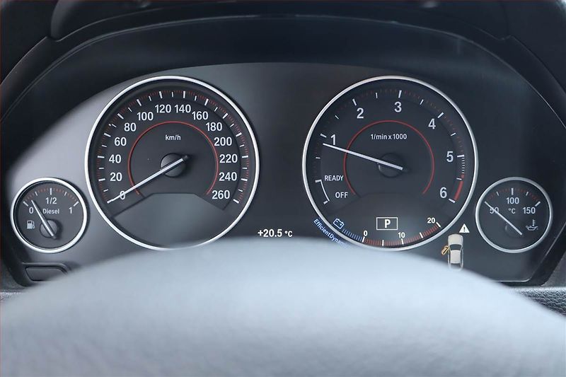 BMW Řada 4 (2015) Sport Line 420d, Automat, Navi - fotka 11 z 25