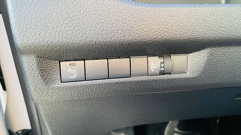 Opel Vivaro L1H1 (M) Panel Van 2.0L MT6 wi - fotka 15 z 17