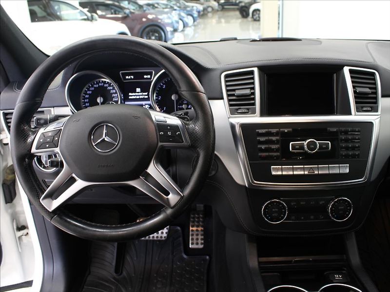 Mercedes-Benz Třídy M 350CDI 4M AMG H/K. Pano.TZ   3 - fotka 8 z 15