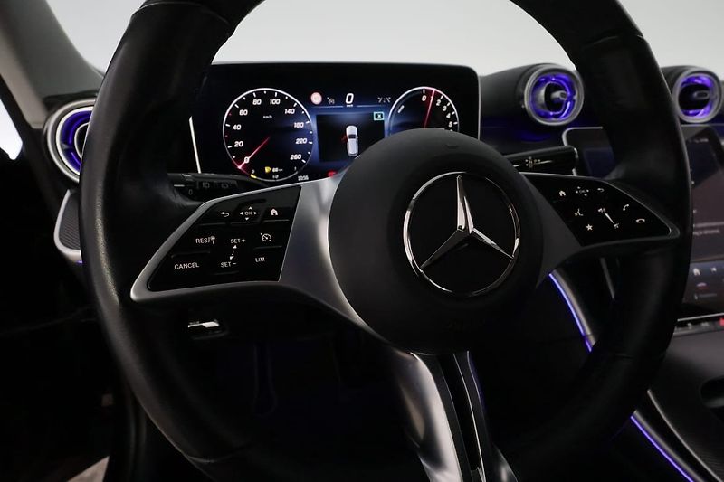 Mercedes-Benz Třídy C 300e Avantgarde Premium 360 - fotka 14 z 26