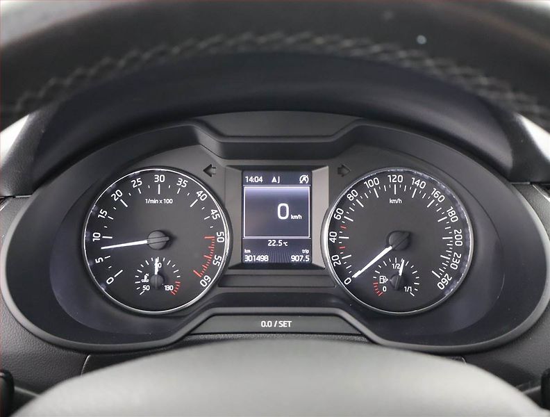Škoda Octavia (2014) Elegance 1.6 TDI, Navi, Xenony - fotka 11 z 23