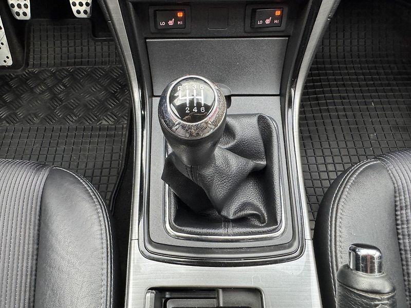Mazda 6 (2012) 2.0i Sportsline Xenony Bose - fotka 10 z 50