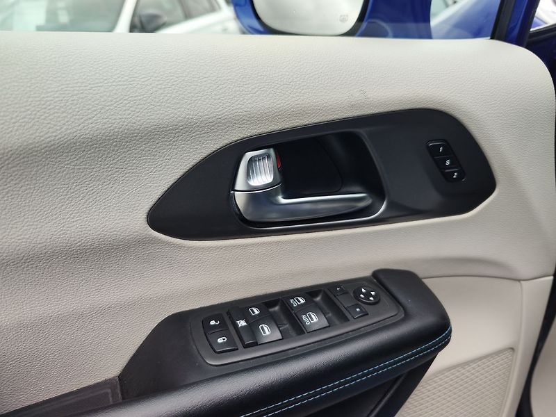Chrysler Pacifica 3.6 VVT/214kW V6 Touring L - fotka 34 z 36