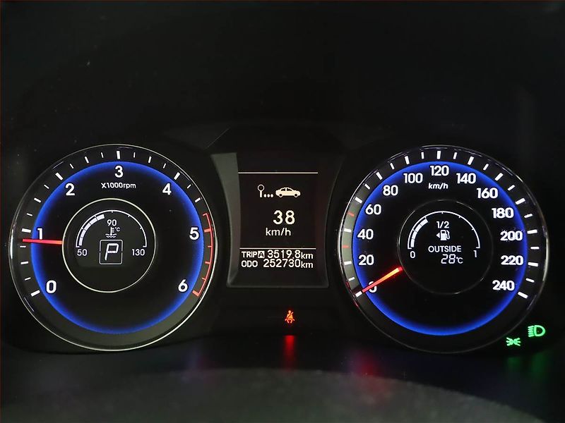 Hyundai i40 (2012) 1.7 CRDi, Automat, Navi - fotka 11 z 19