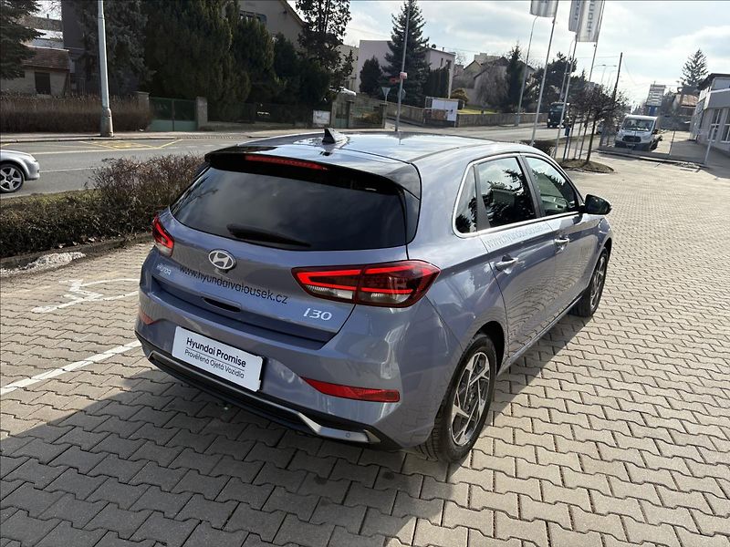 Hyundai i30 1,5 i CVVT  hatchback STYLE - fotka 5 z 20