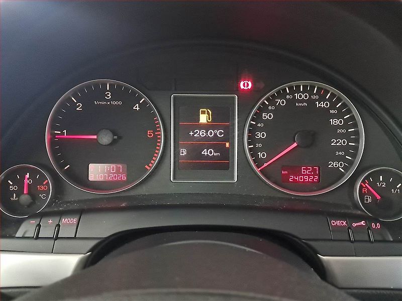 Audi A4 (2007) 2.0 TDI, nová STK, Tažné - fotka 11 z 17