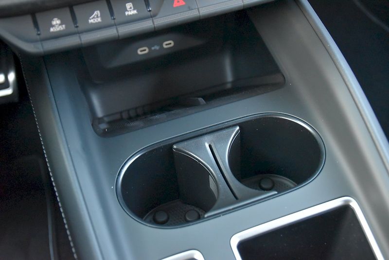 Škoda Elroq (2026) Sportline 85 - fotka 16 z 48