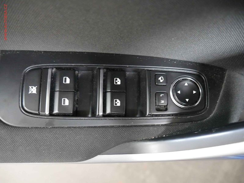 Kia Ceed (2023) 1.5 T- GDi, ČR, AC, kamera - fotka 20 z 21