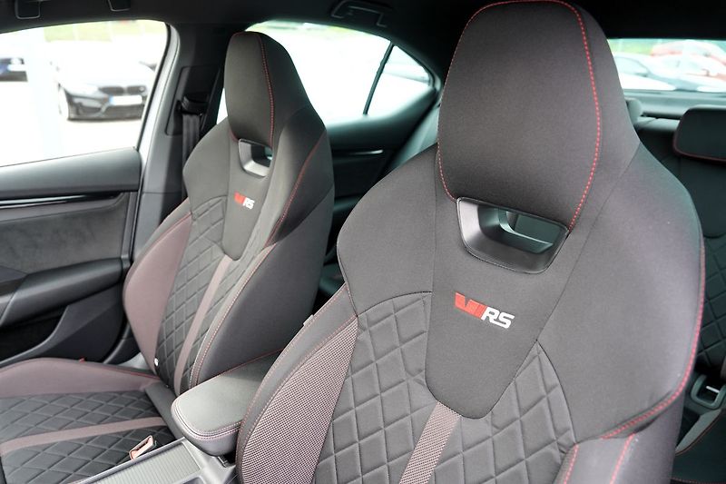 Škoda Octavia RS 2.0 TDI 4x4/147kW/DSG/ČR - fotka 25 z 45