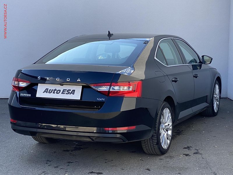 Škoda Superb (2022) 2.0TDI 4X4, 1.maj,ČR, Style - fotka 4 z 19