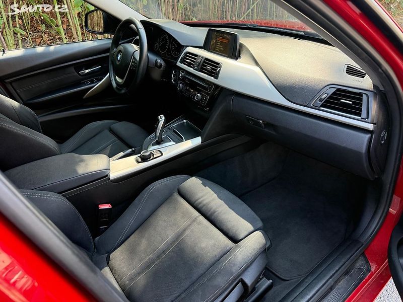 BMW Řada 3 (2017) 318i, 100kw Původ ČR Automat - fotka 8 z 20