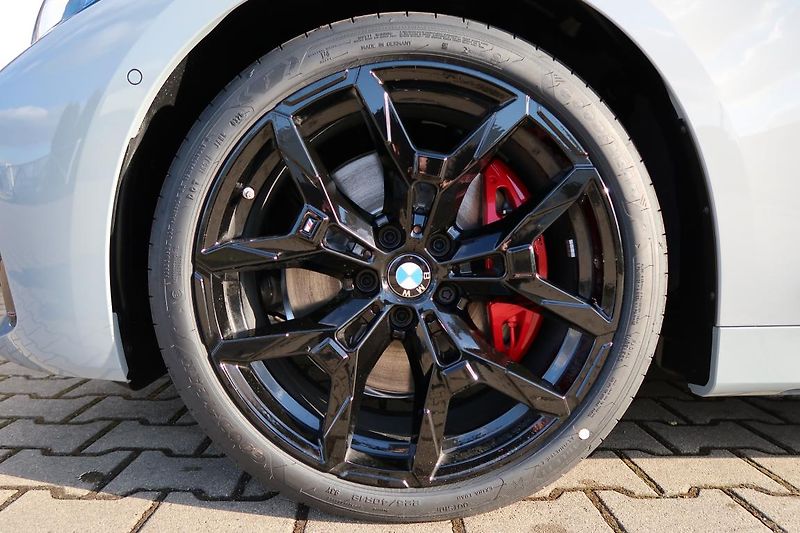BMW Řada 4 M440i xDrive Convertible - fotka 6 z 6