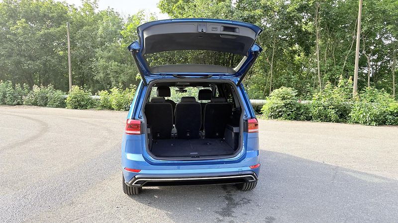 Volkswagen Touran (2020) Highline R-Line 1,5 TSI DSG - fotka 11 z 22