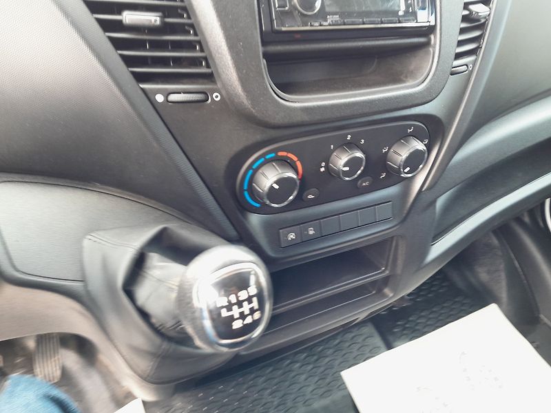 Iveco 35S18 3,0L 10 palet čelo - fotka 37 z 39